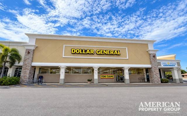 Large-Format Retail Space on Venice Island — Retail for lease in Venice, FL